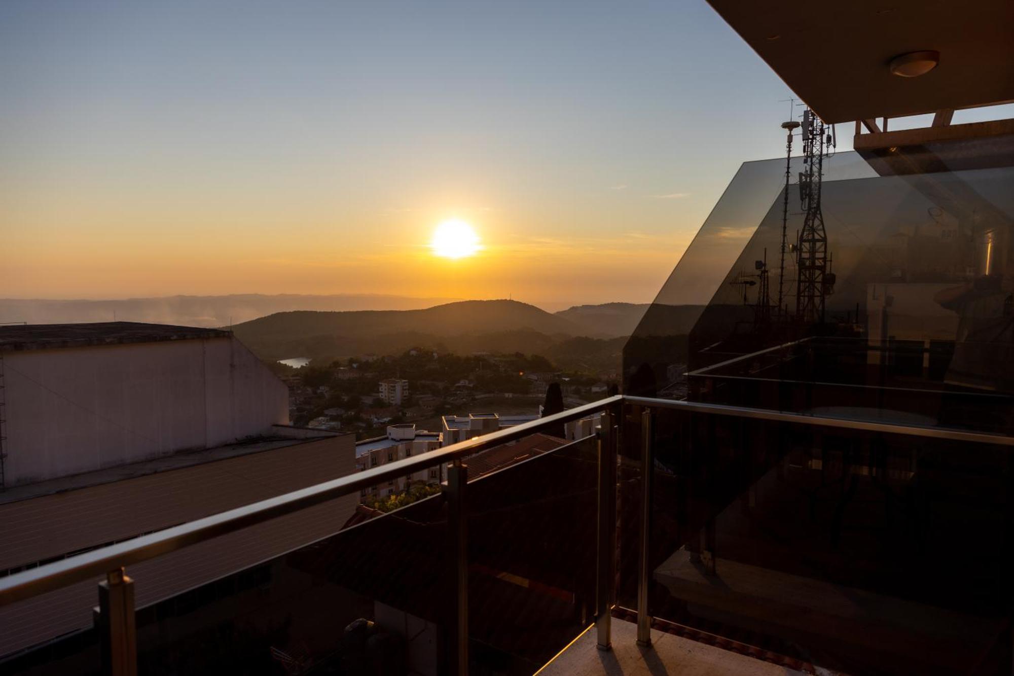 Mervin Hotel Krujë Exterior foto